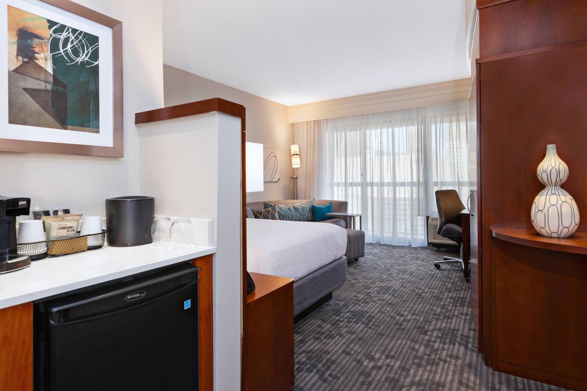 Courtyard By Marriott Oklahoma City Downtown Εξωτερικό φωτογραφία
